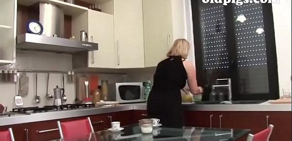  Gardener seduced by mature blonde for a great fuck in the kitchen